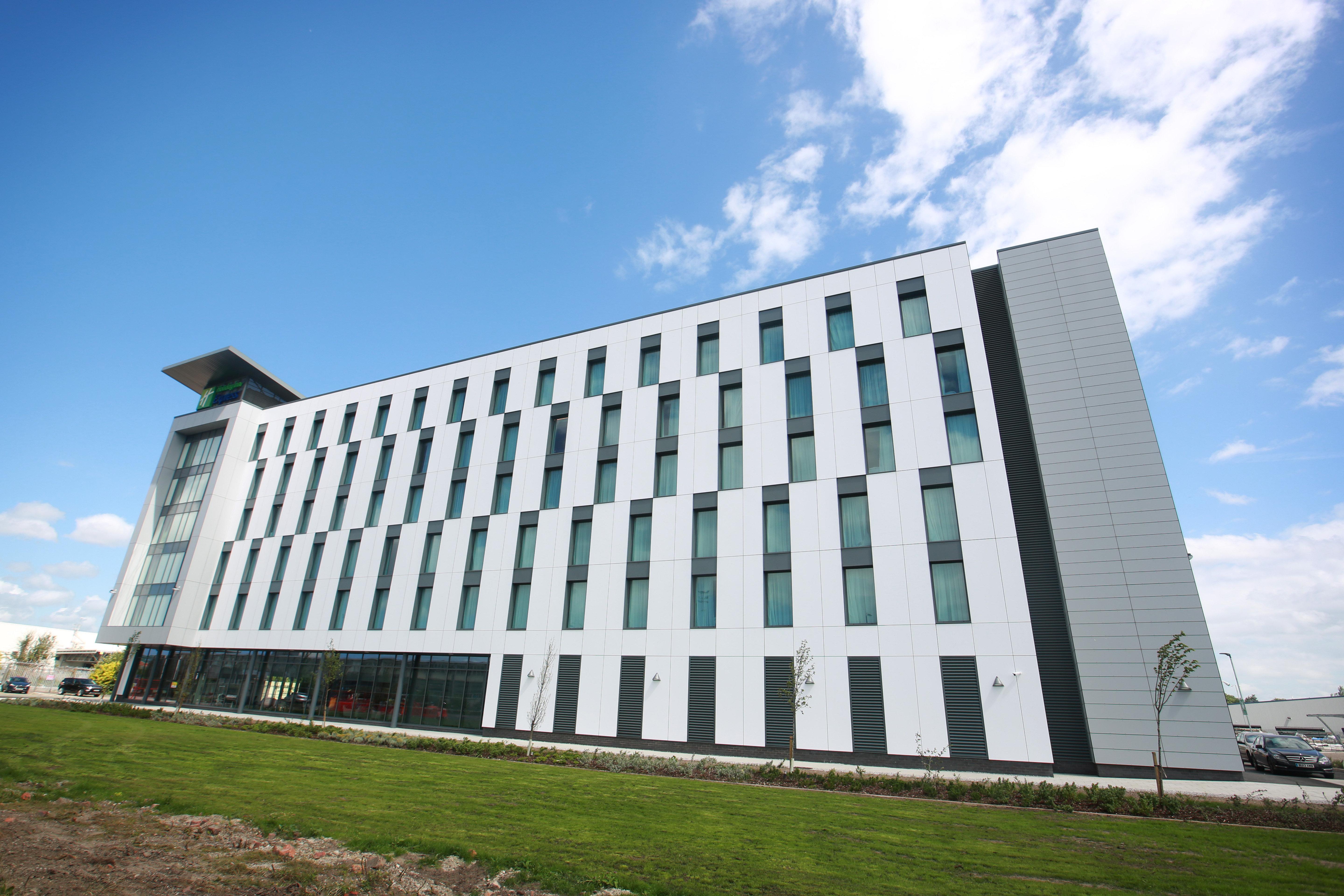 Holiday Inn Express - Manchester - Traffordcity By Ihg Urmston Esterno foto