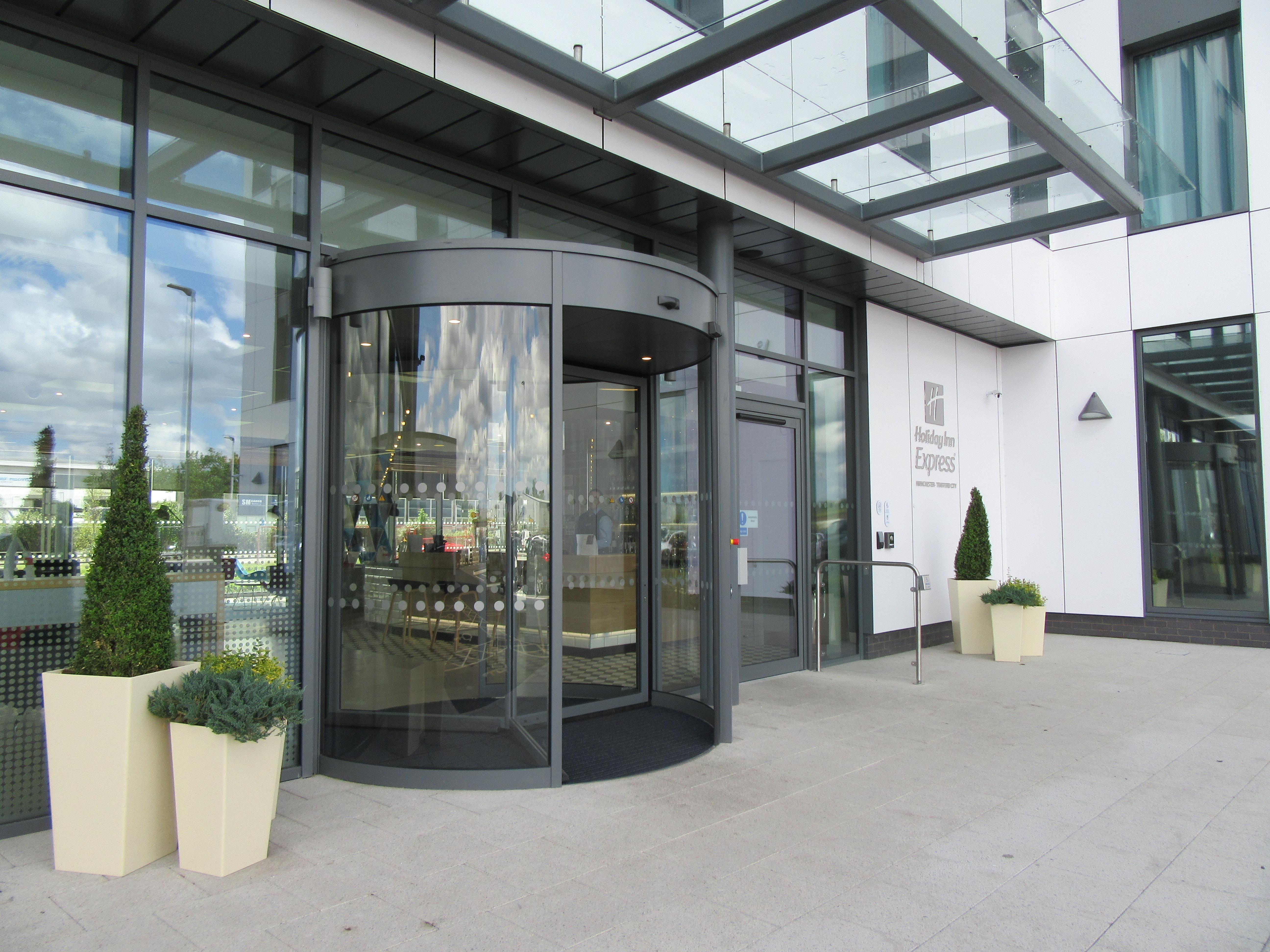 Holiday Inn Express - Manchester - Traffordcity By Ihg Urmston Esterno foto