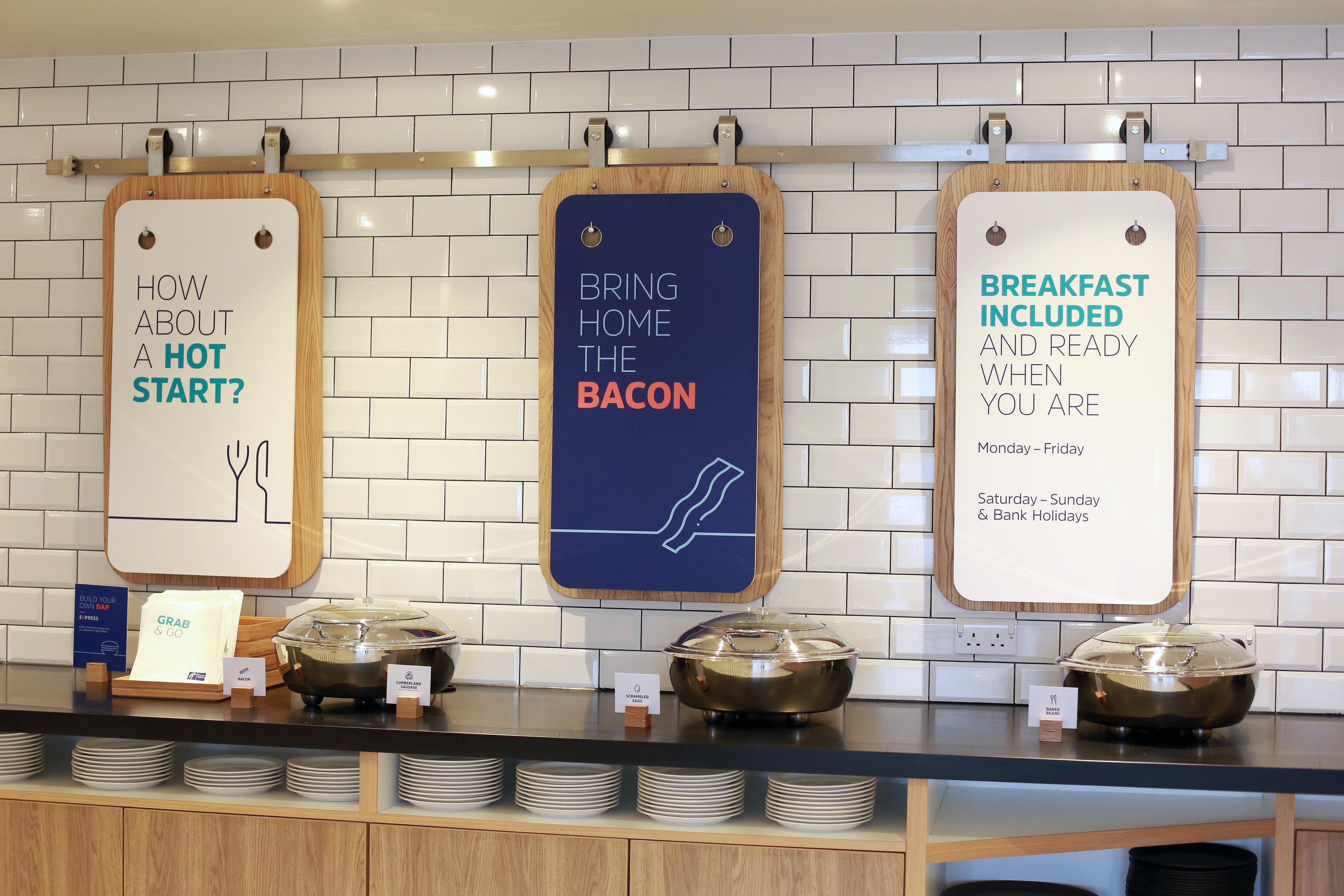 Holiday Inn Express - Manchester - Traffordcity By Ihg Urmston Esterno foto