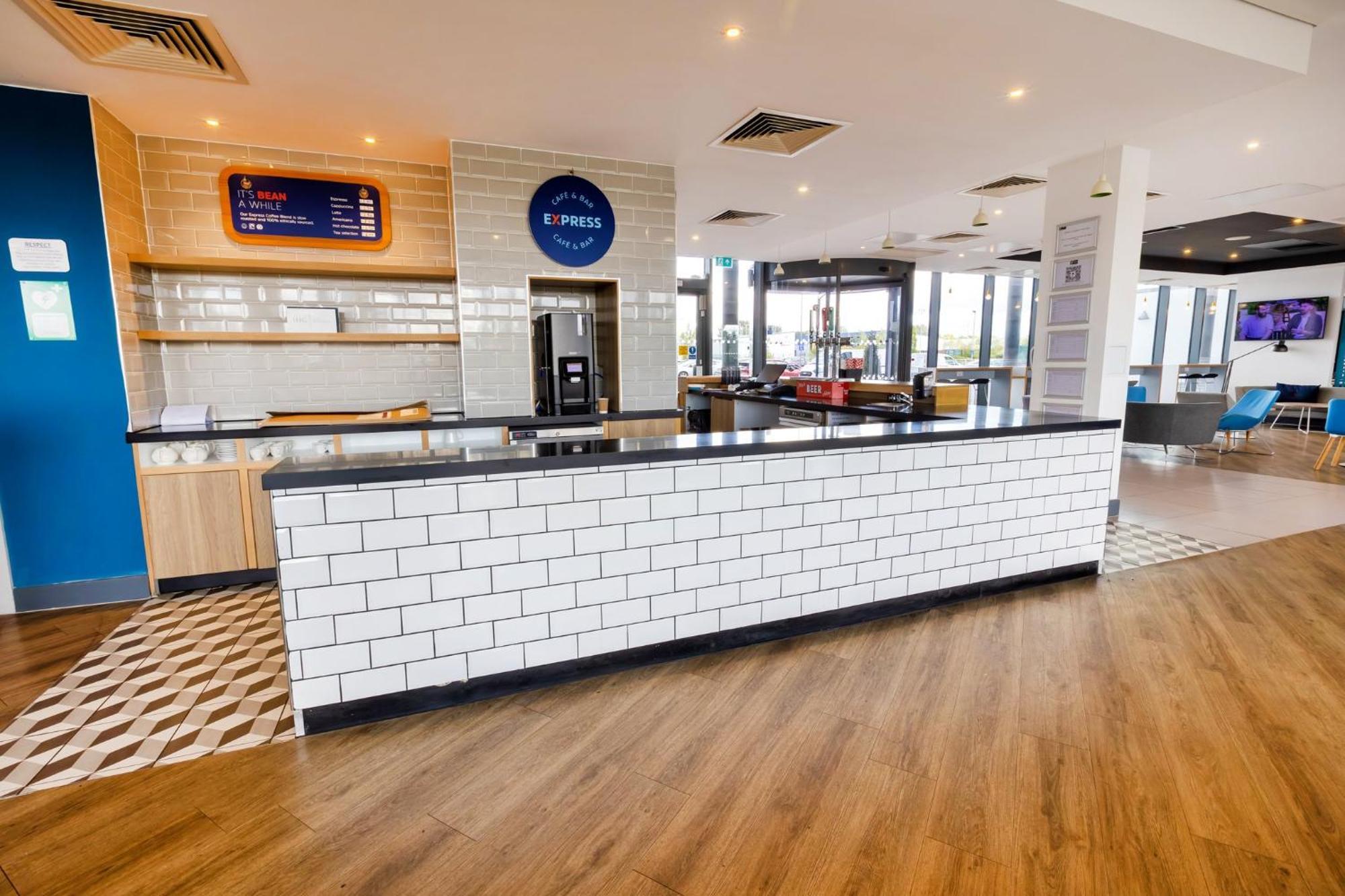 Holiday Inn Express - Manchester - Traffordcity By Ihg Urmston Esterno foto