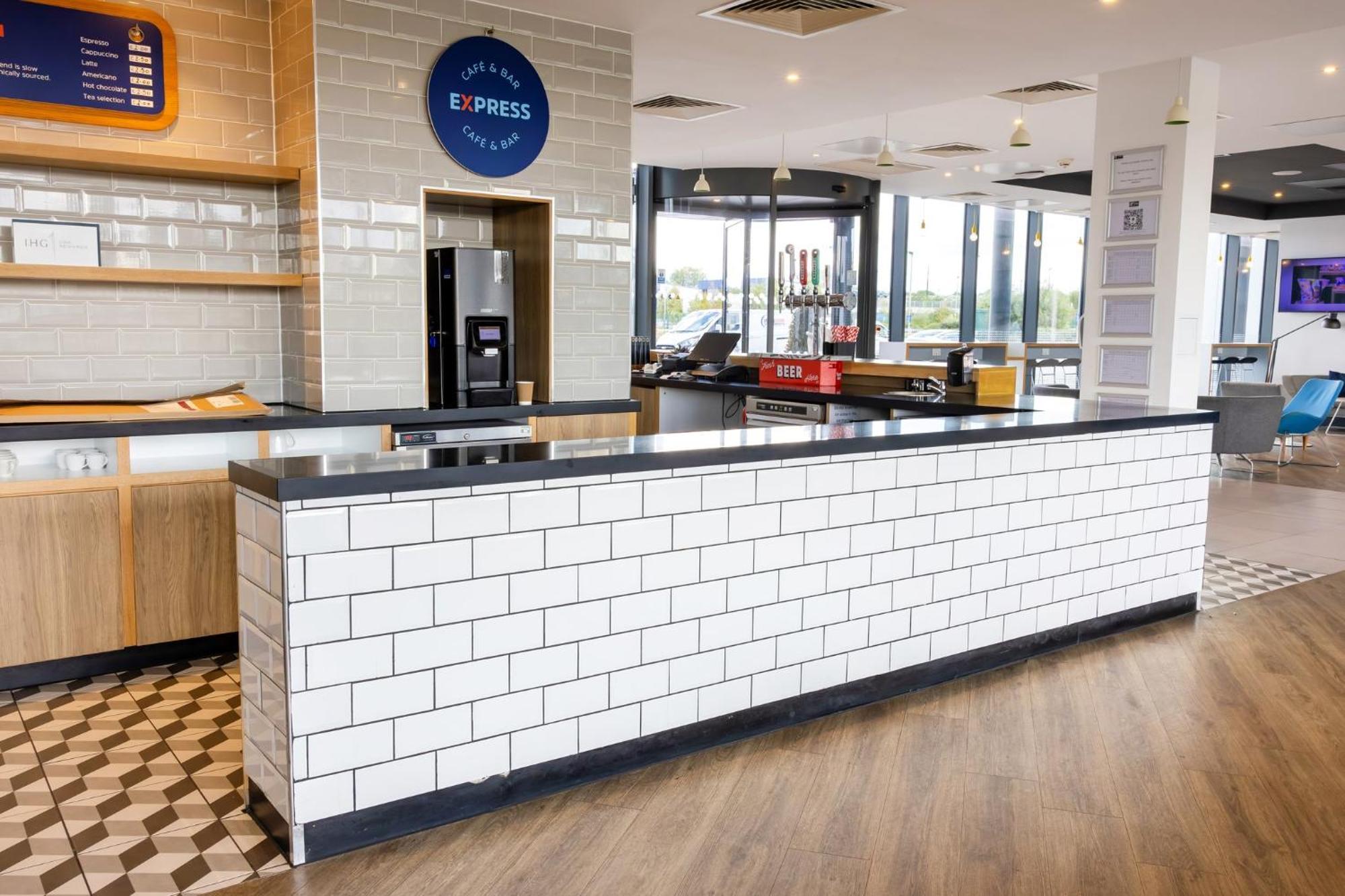 Holiday Inn Express - Manchester - Traffordcity By Ihg Urmston Esterno foto