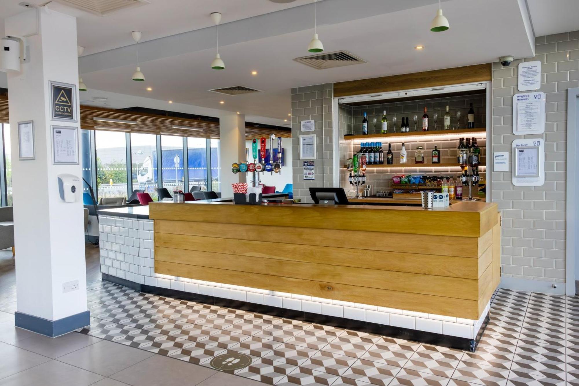 Holiday Inn Express - Manchester - Traffordcity By Ihg Urmston Esterno foto