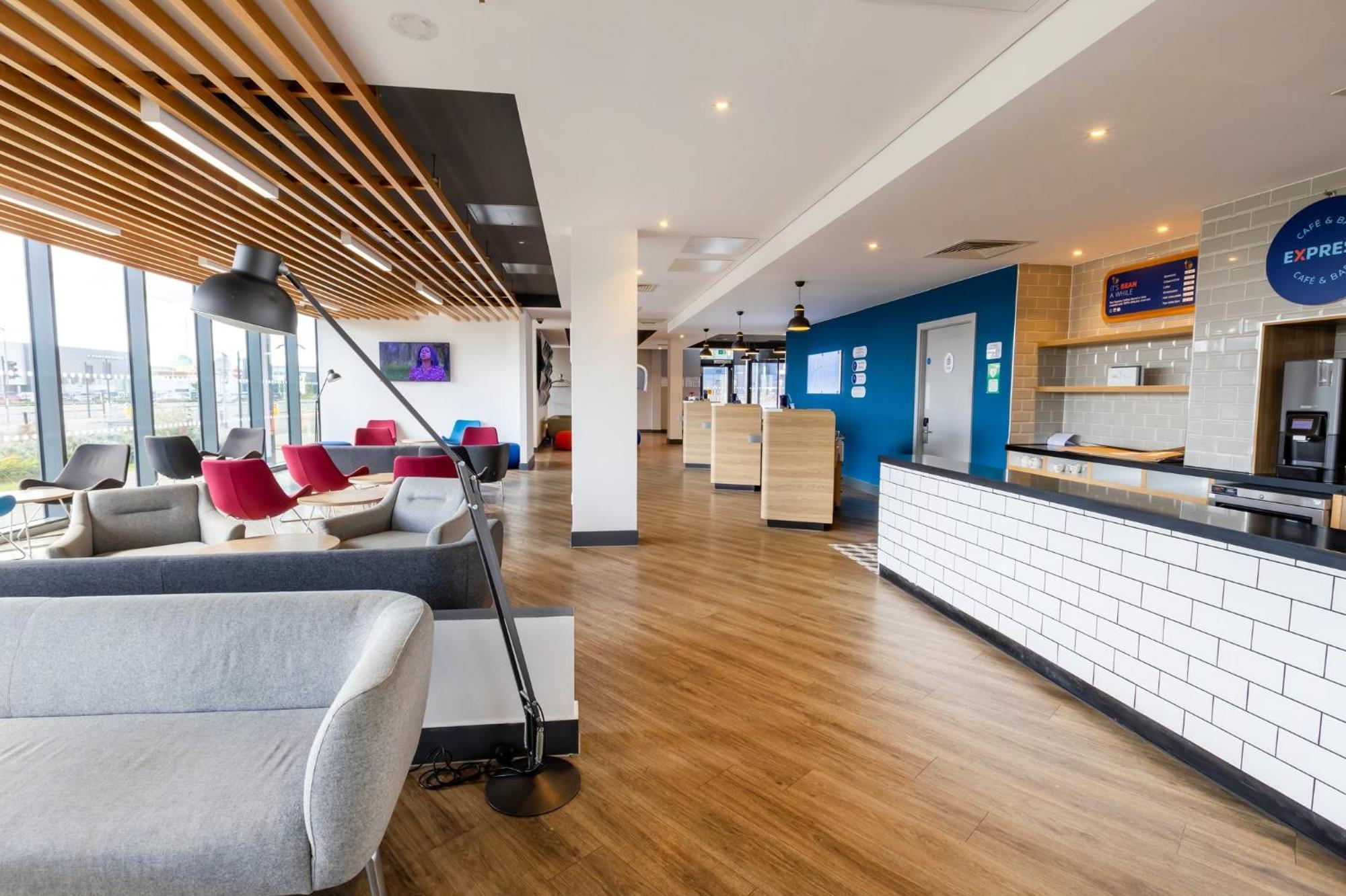 Holiday Inn Express - Manchester - Traffordcity By Ihg Urmston Esterno foto