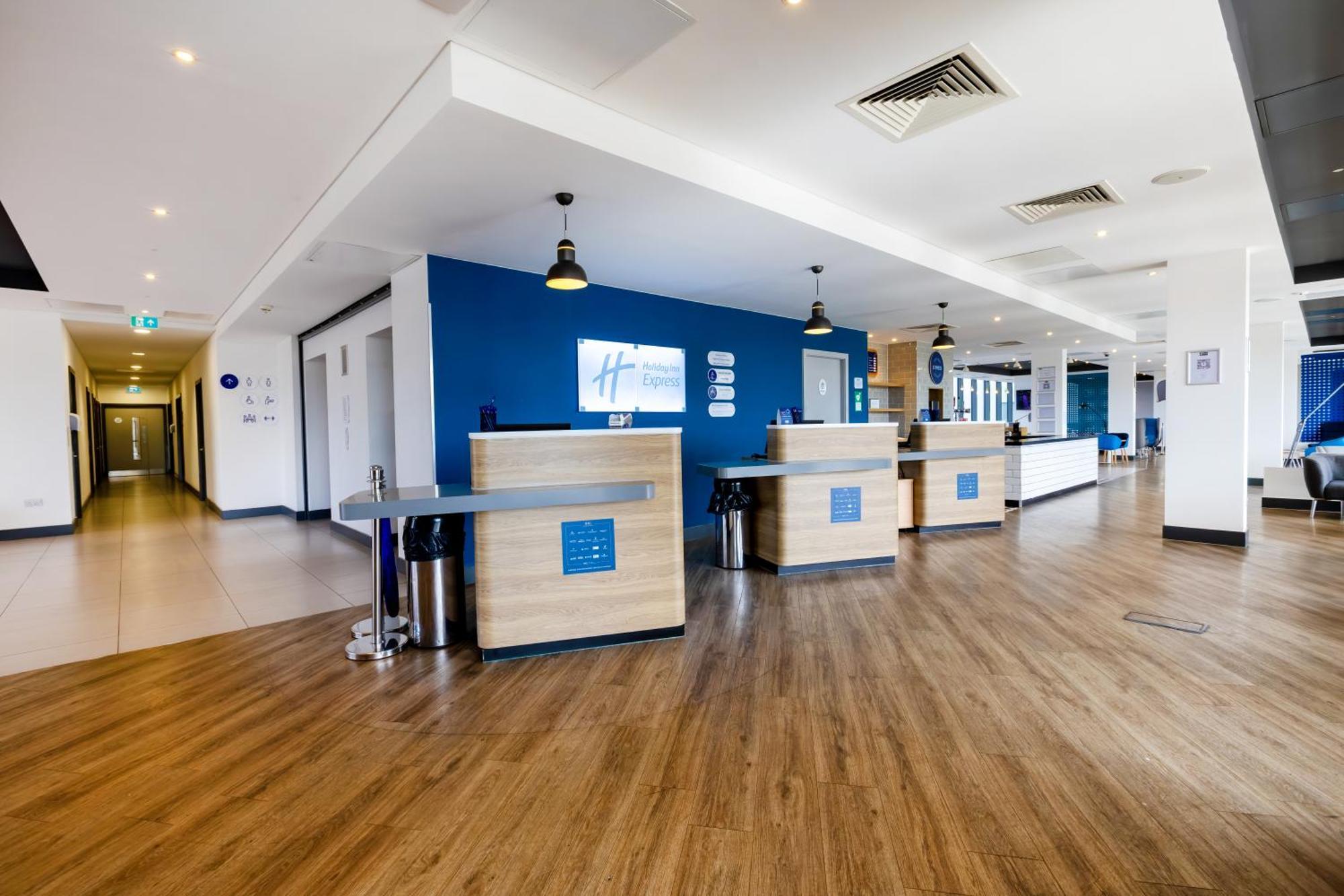 Holiday Inn Express - Manchester - Traffordcity By Ihg Urmston Esterno foto